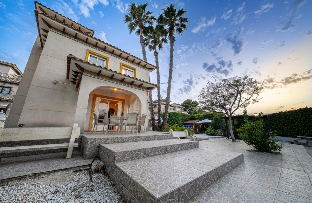 Resale - Villa - Orihuela Costa - Playa Flamenca
