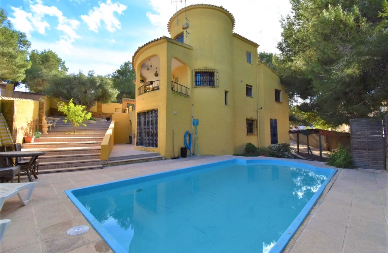 Resale - Villa - Orihuela Costa - Villamartín