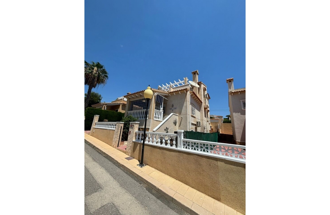 Resale - Villa - Orihuela Costa - Villamartín