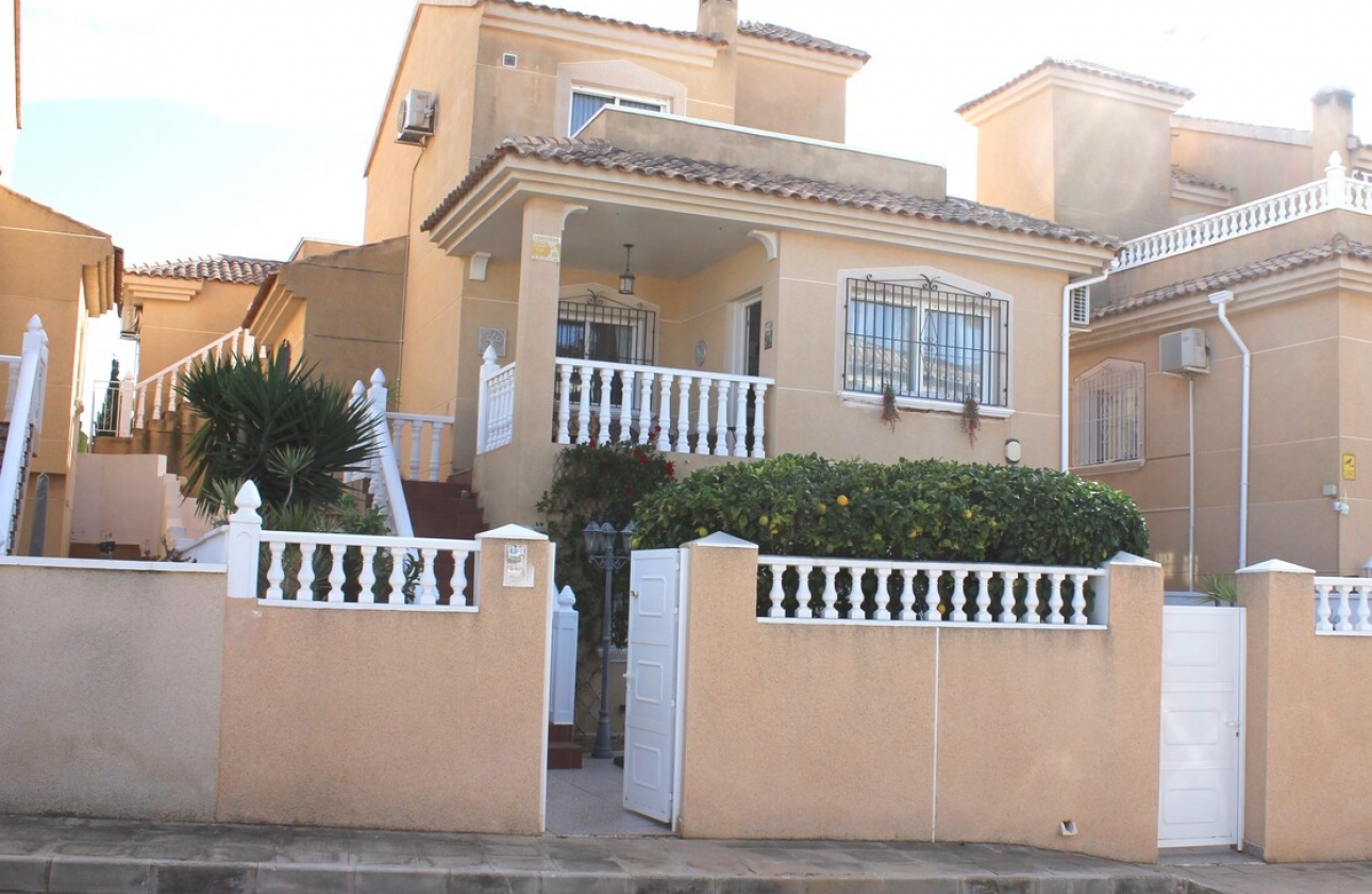 Resale - Villa - Orihuela Costa - Villamartín