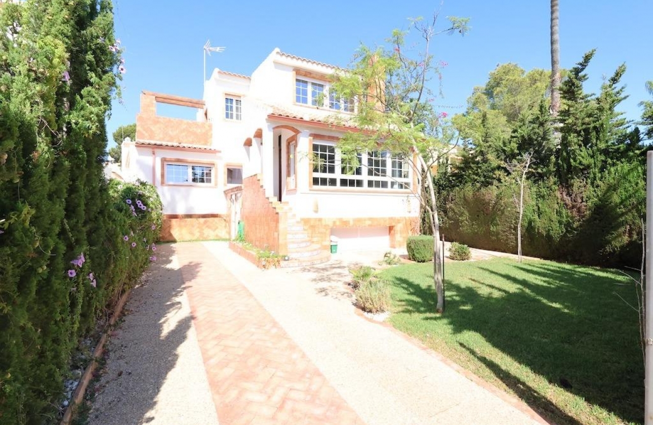 Resale - Villa - Orihuela Costa - Villamartín