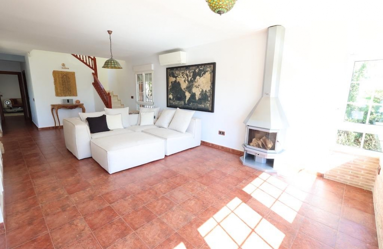 Resale - Villa - Orihuela Costa - Villamartín