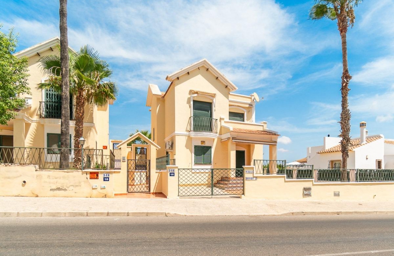 Resale - Villa - Orihuela Costa - Villamartín