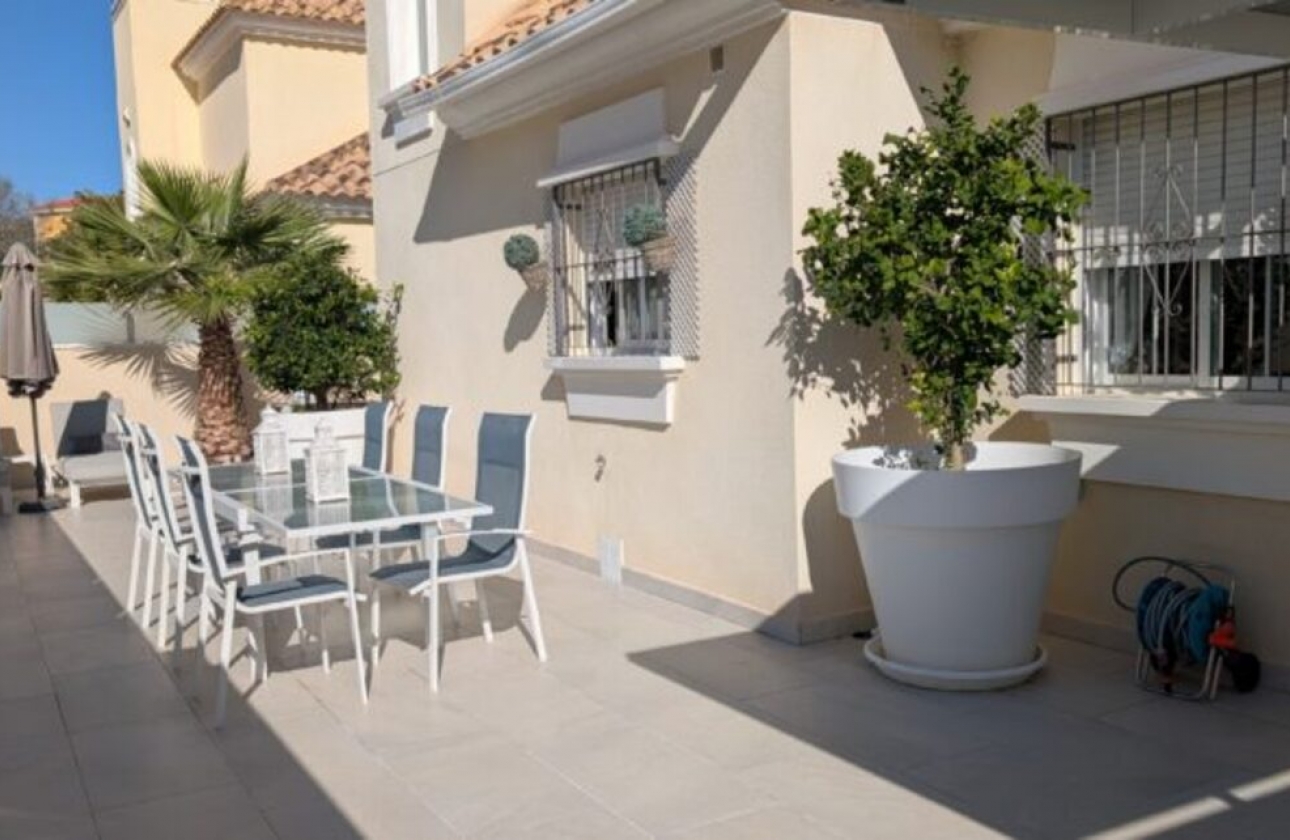 Resale - Villa - Orihuela Costa - Villamartín