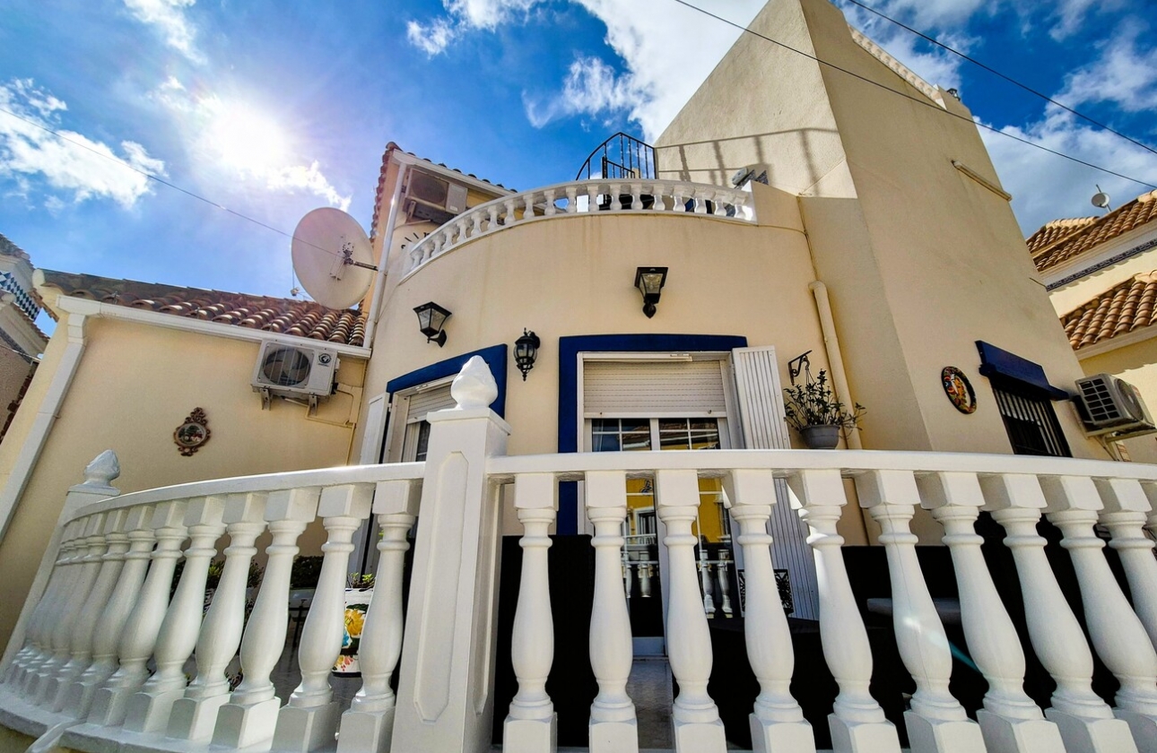 Resale - Villa - Orihuela Costa - Villamartín