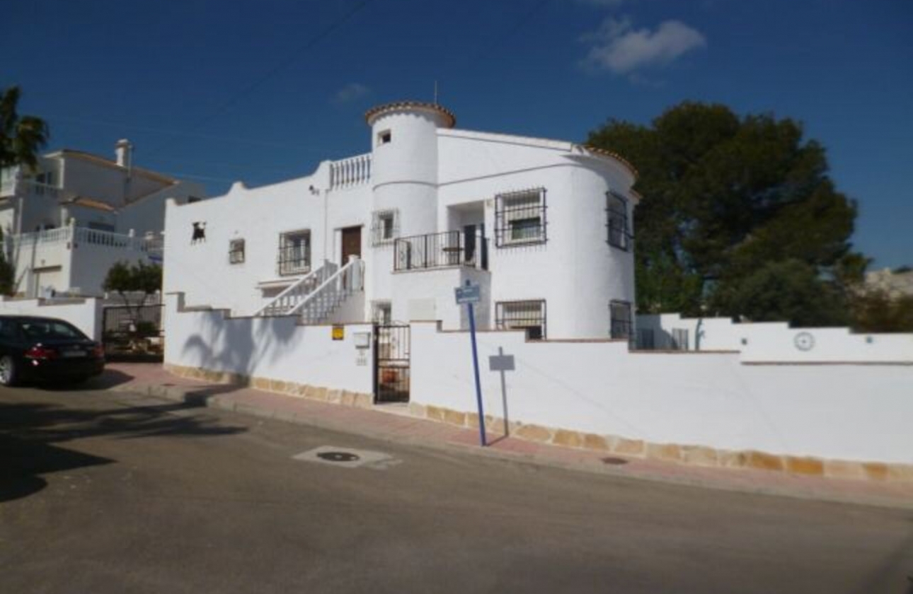 Resale - Villa - Orihuela Costa - Villamartín