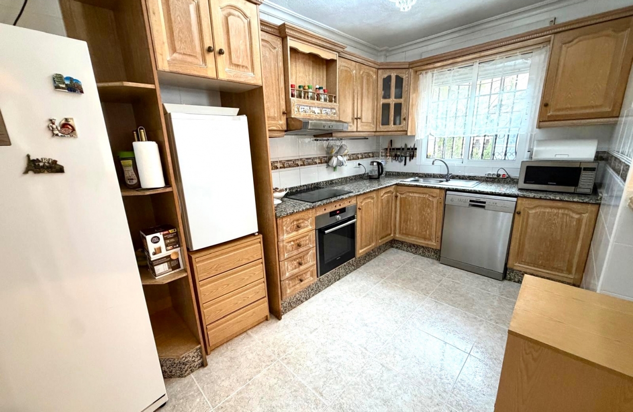 Resale - Villa - Orihuela Costa - Villamartín