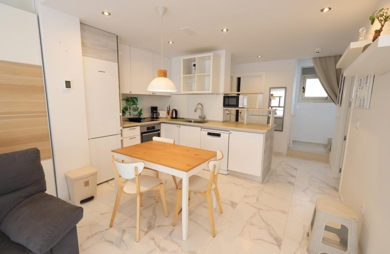 Resale - Villa - Orihuela Costa - Villamartín
