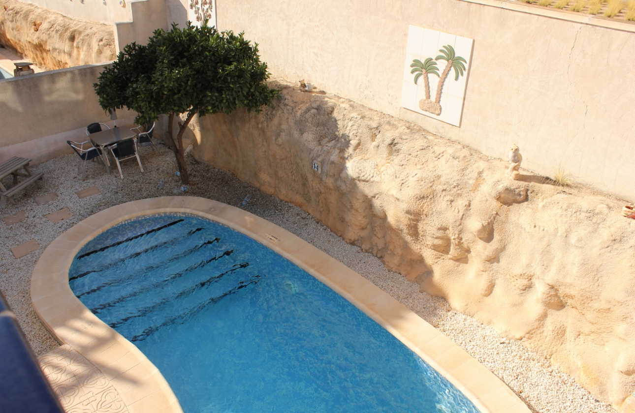 Resale - Villa - Orihuela Costa