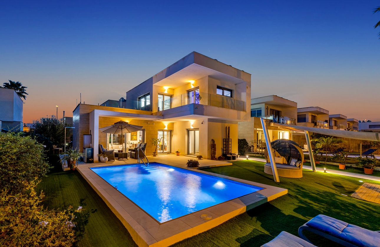 Resale - Villa - Orihuela - Vistabella Golf