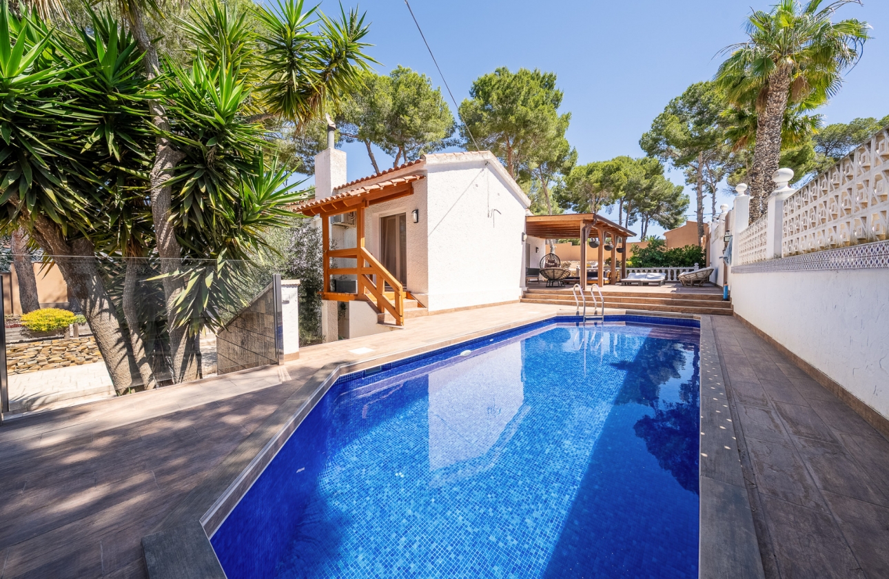 Resale - Villa - Pinar de Campoverde