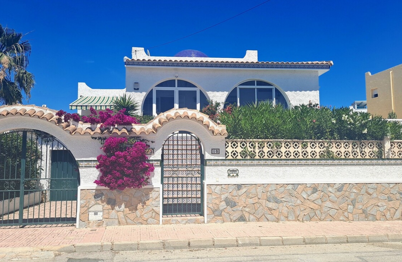 Resale - Villa - San Miguel de Salinas - Blue Lagoon