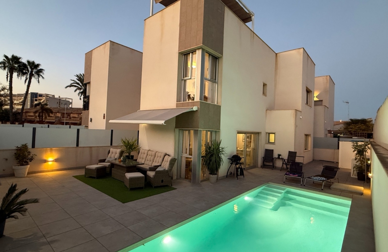 Resale - Villa - Santiago de la Ribera - Zona de la playa