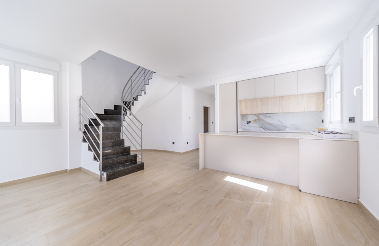 Resale - Villa - Torrevieja - Aguas Nuevas