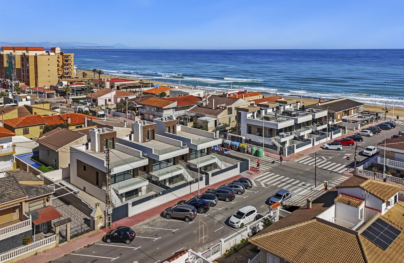 Resale - Villa - Torrevieja - La Mata