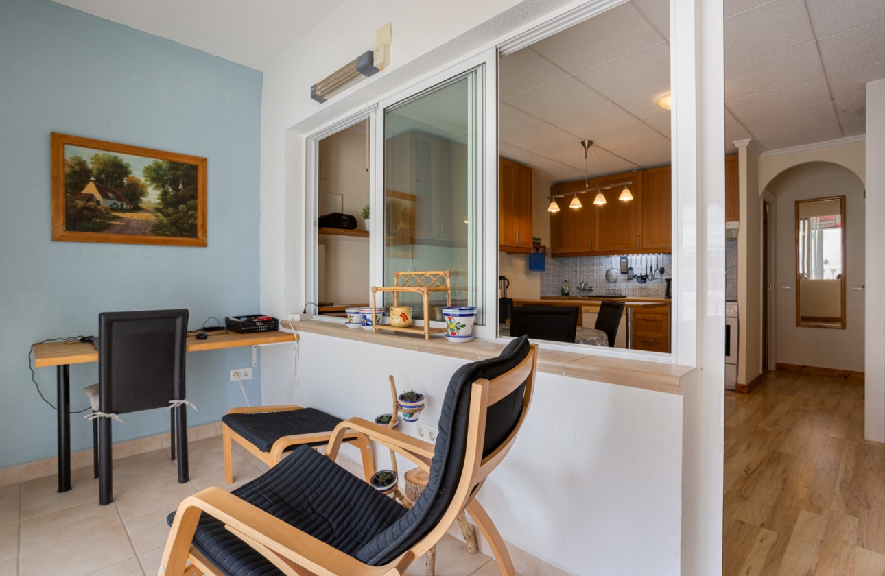 Resale - Villa - Torrevieja - La Siesta - El Salado -  Torreta