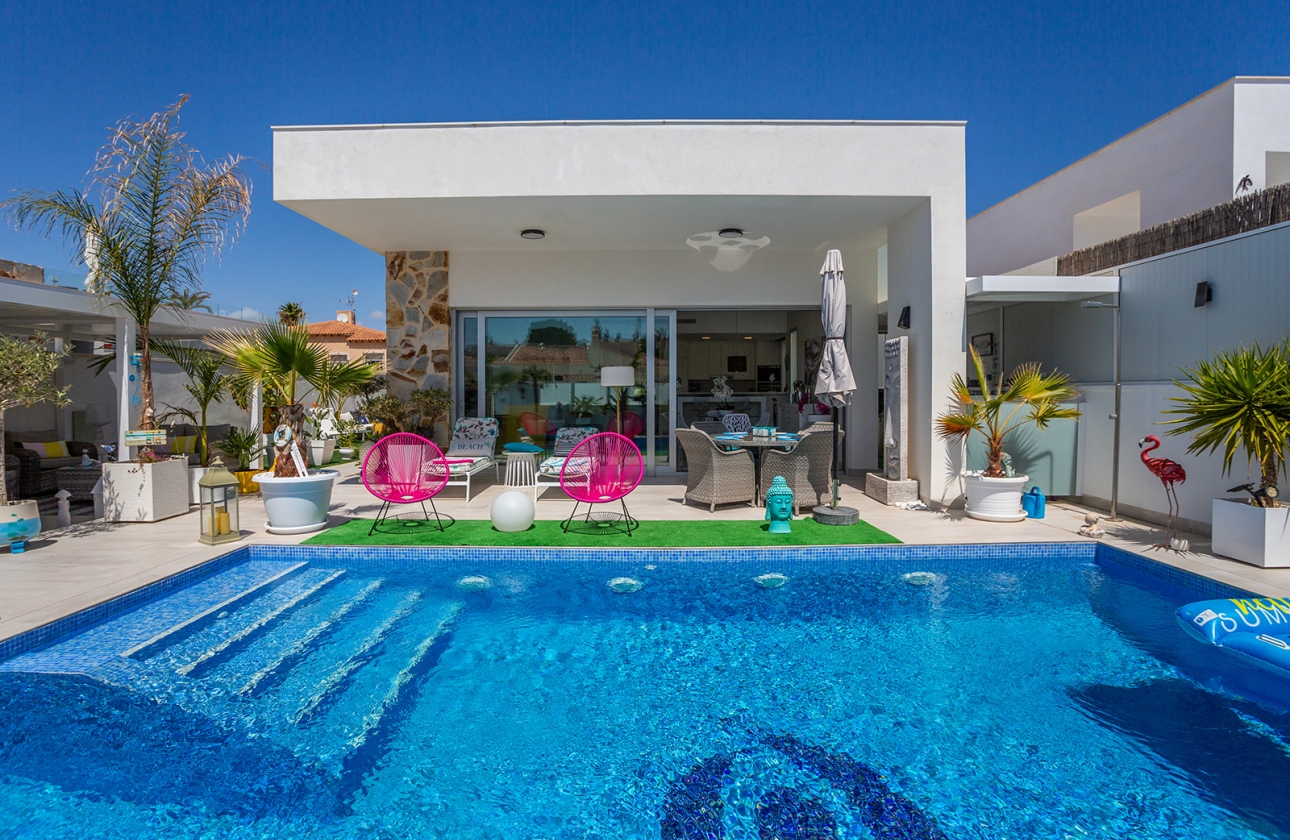 Resale - Villa - Torrevieja - La siesta