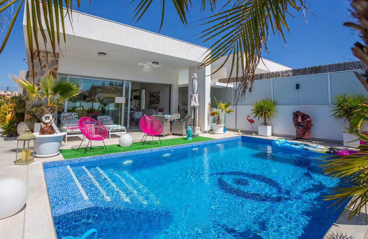 Resale - Villa - Torrevieja - La siesta