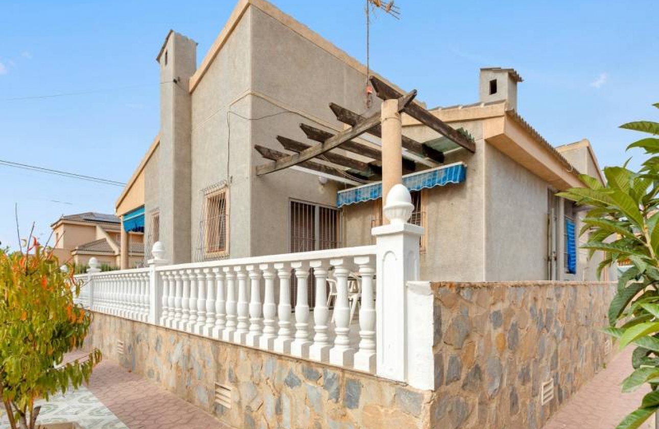 Resale - Villa - Torrevieja - Nueva Torrevieja