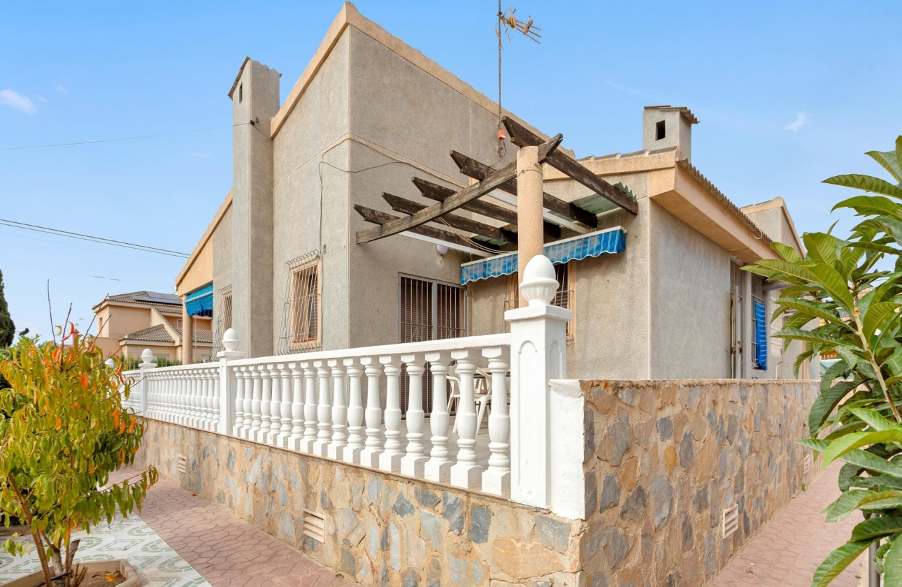 Resale - Villa - Torrevieja - Nueva Torrevieja