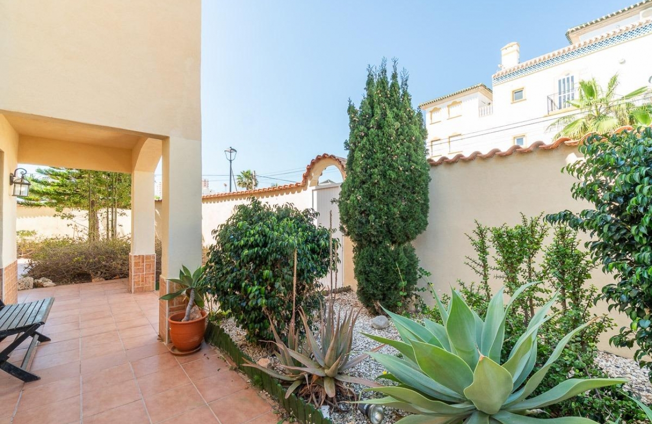 Resale - Villa - Torrevieja - Playa de la mata