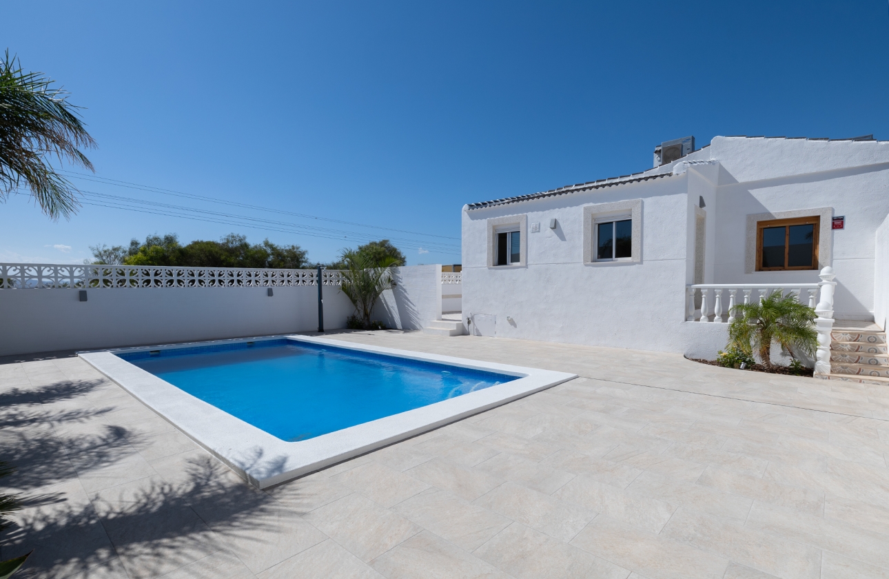 Resale - Villa - Torrevieja - San Luis