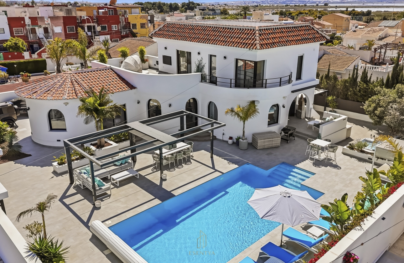 Resale - Villa - Torrevieja - San Luis