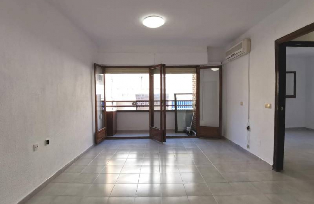 Reventa - Apartment - Torrevieja - Estacion de autobuses