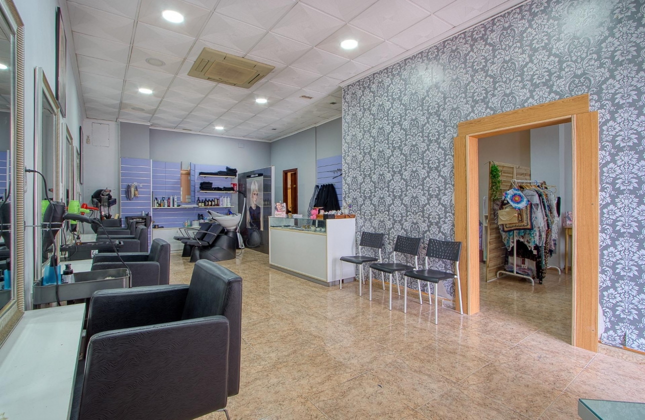 Reventa - commercial property - Torrevieja - La Mata