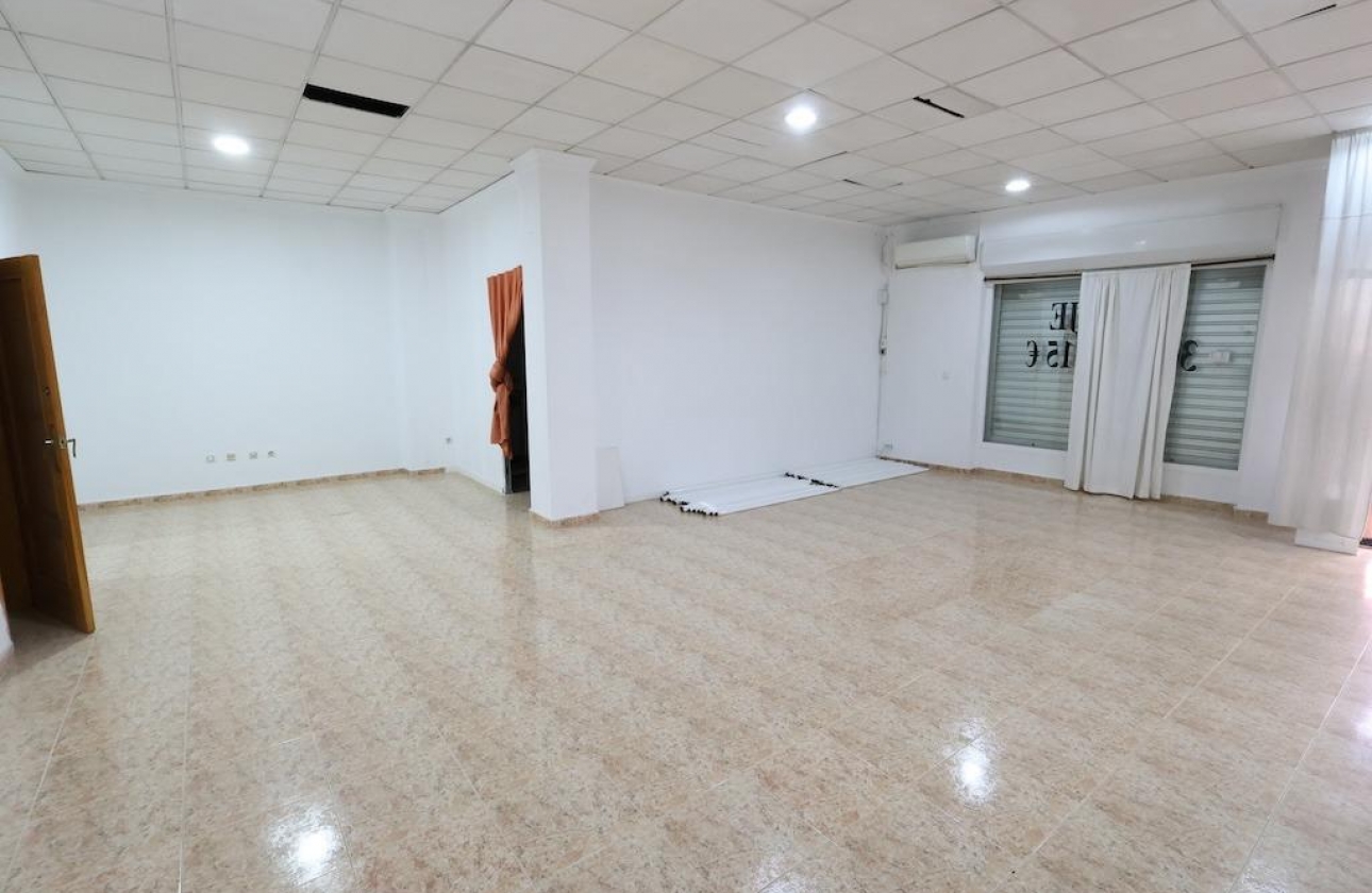 Reventa - Commercial Unit - Torrevieja - Centro