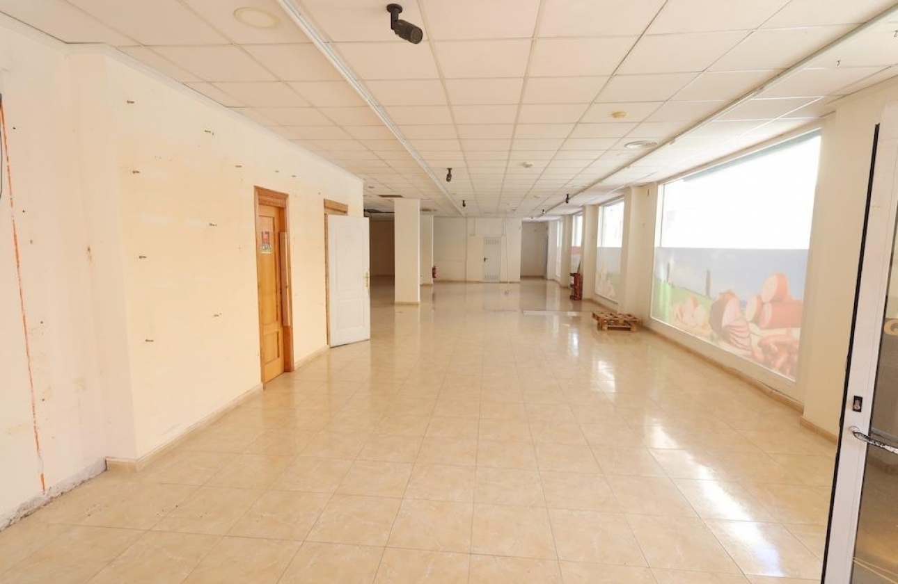 Reventa - Commercial Unit - Torrevieja - Estacion de autobuses