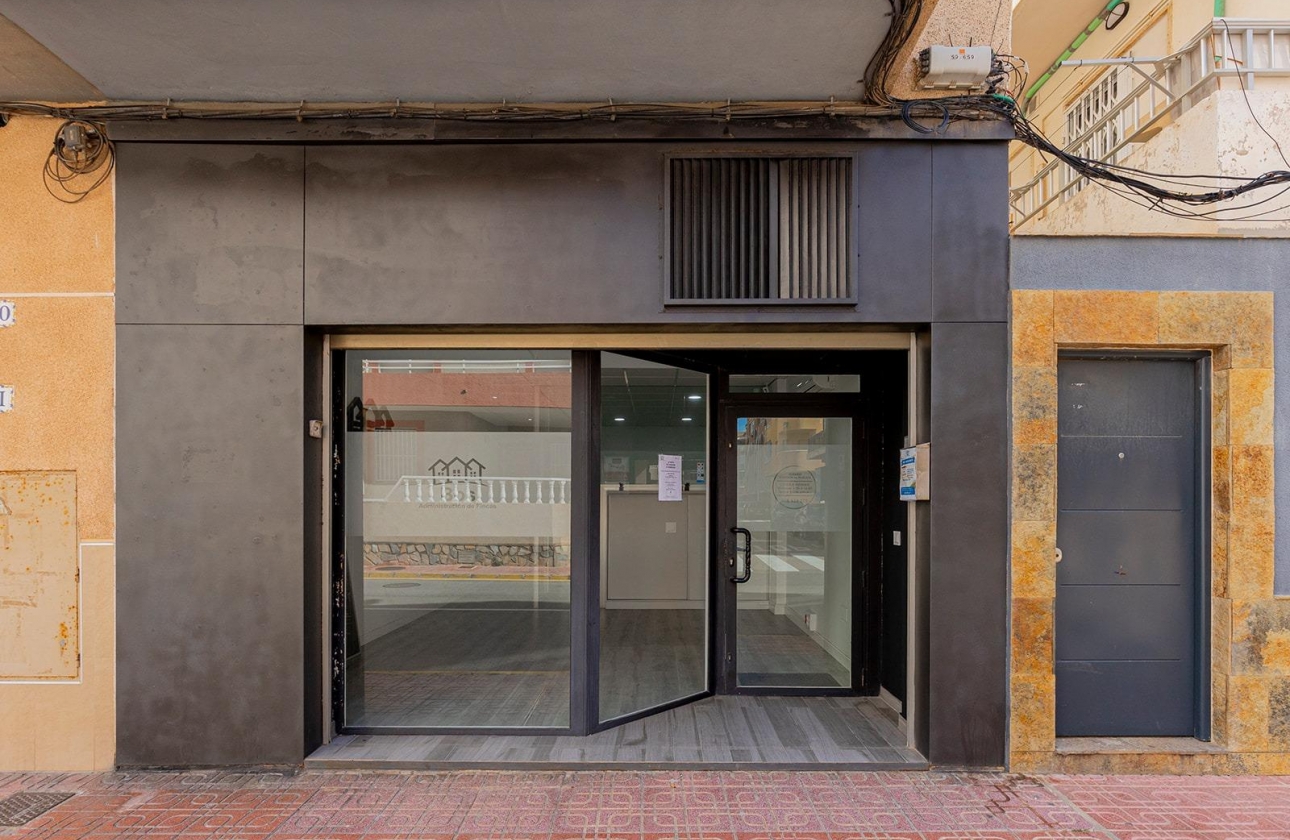 Reventa - Commercial Unit - Torrevieja - La Mata