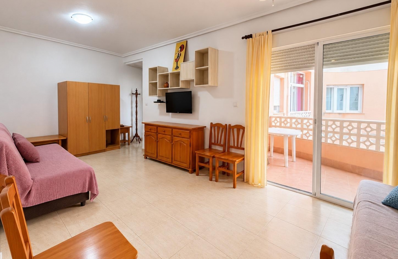 Reventa - Estudio - Torrevieja - Estacion de autobuses