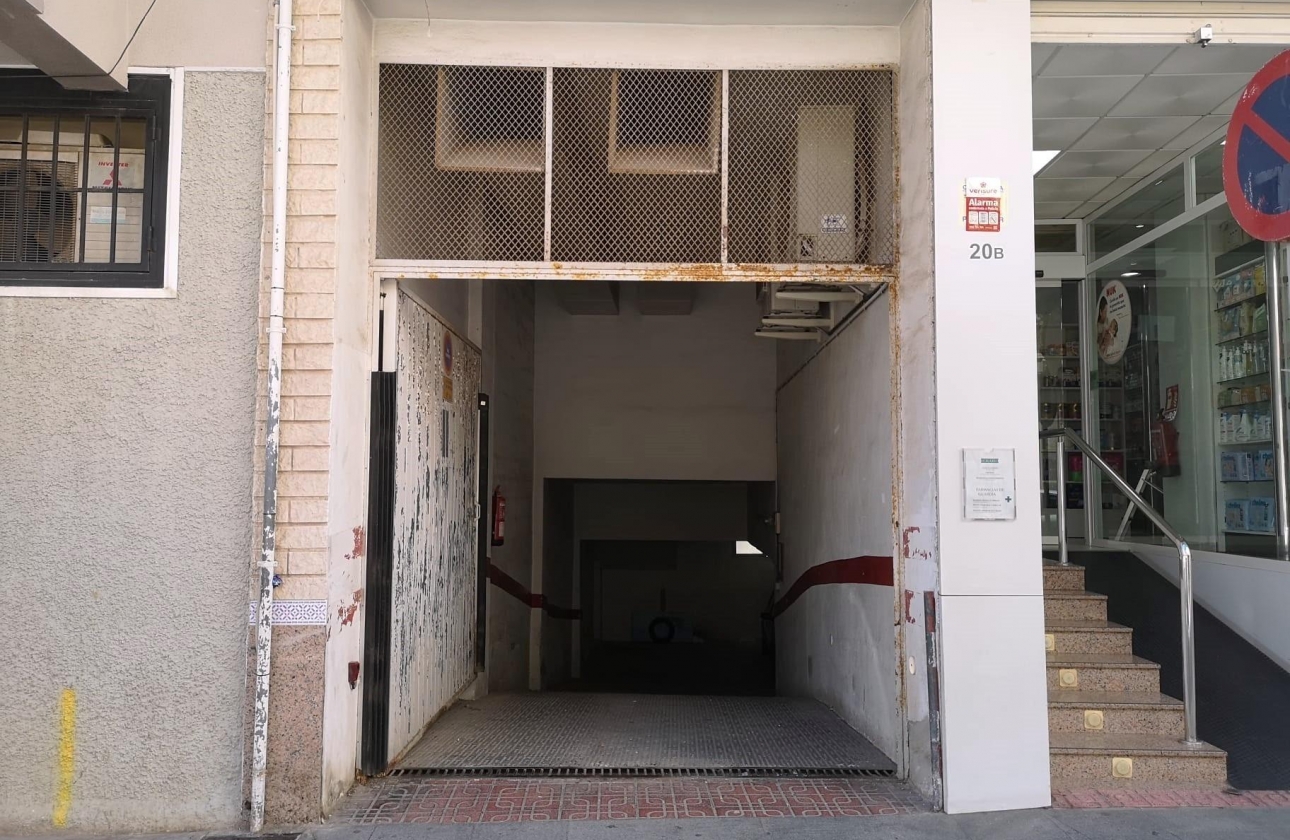 Reventa - Garaje - Torrevieja - Centro