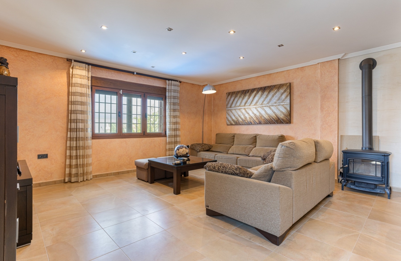 Reventa - Villa - Los Montesinos - La Herrada