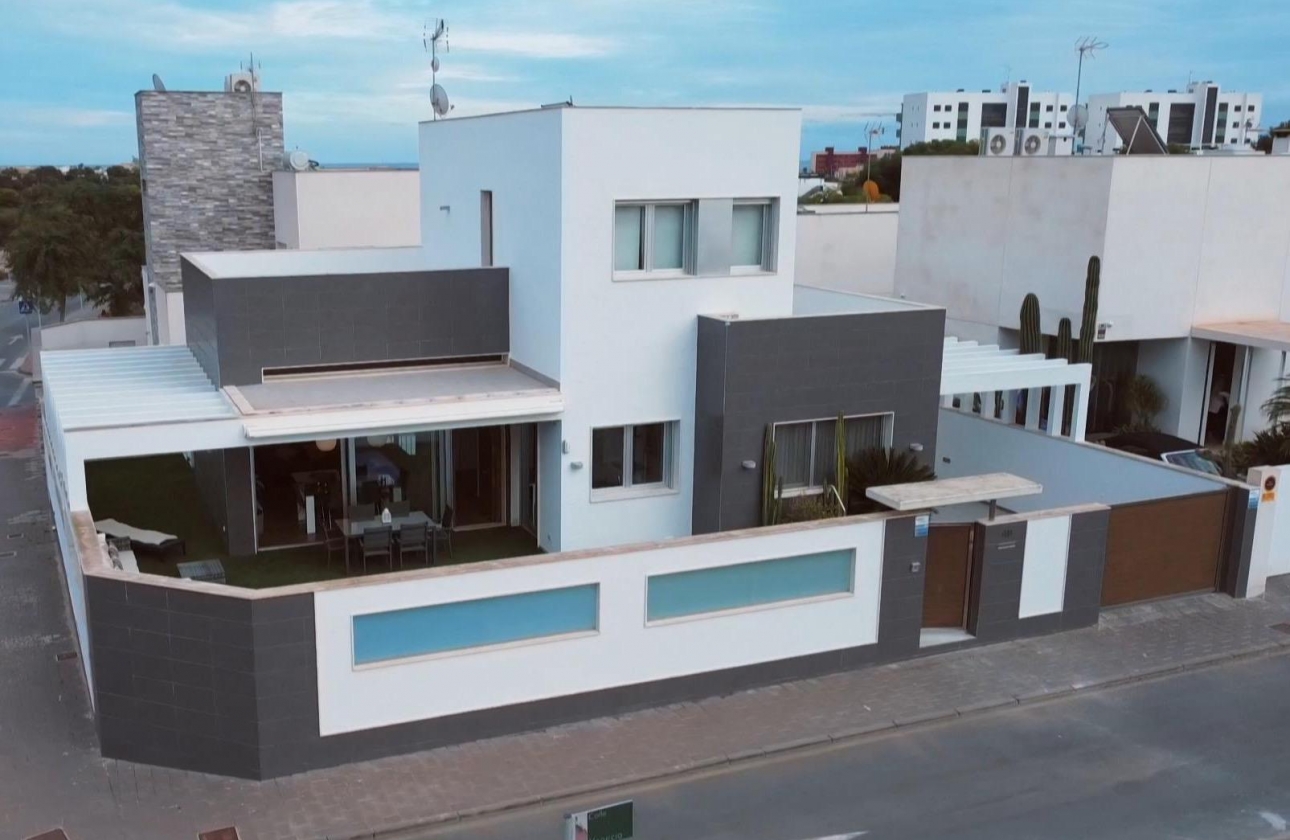 Reventa - Villa - Orihuela Costa - Mil Palmeras