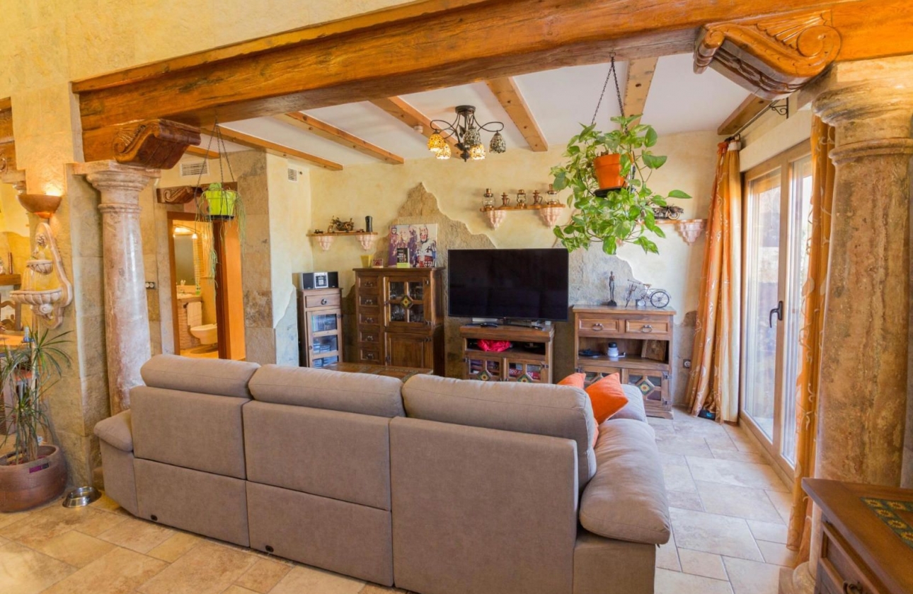 Reventa - Villa - Redován