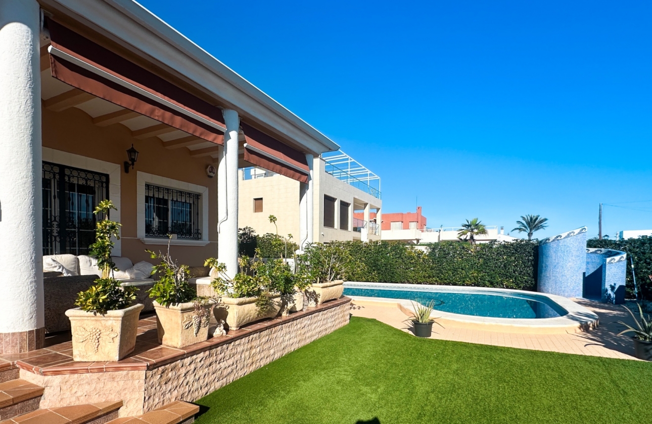Reventa - Villa - Torrevieja - La Mata