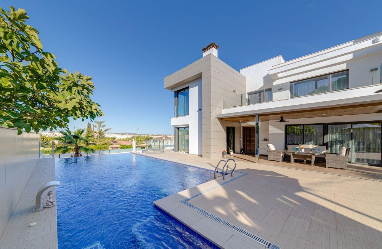 Reventa - Villa - Torrevieja - Los Balcones