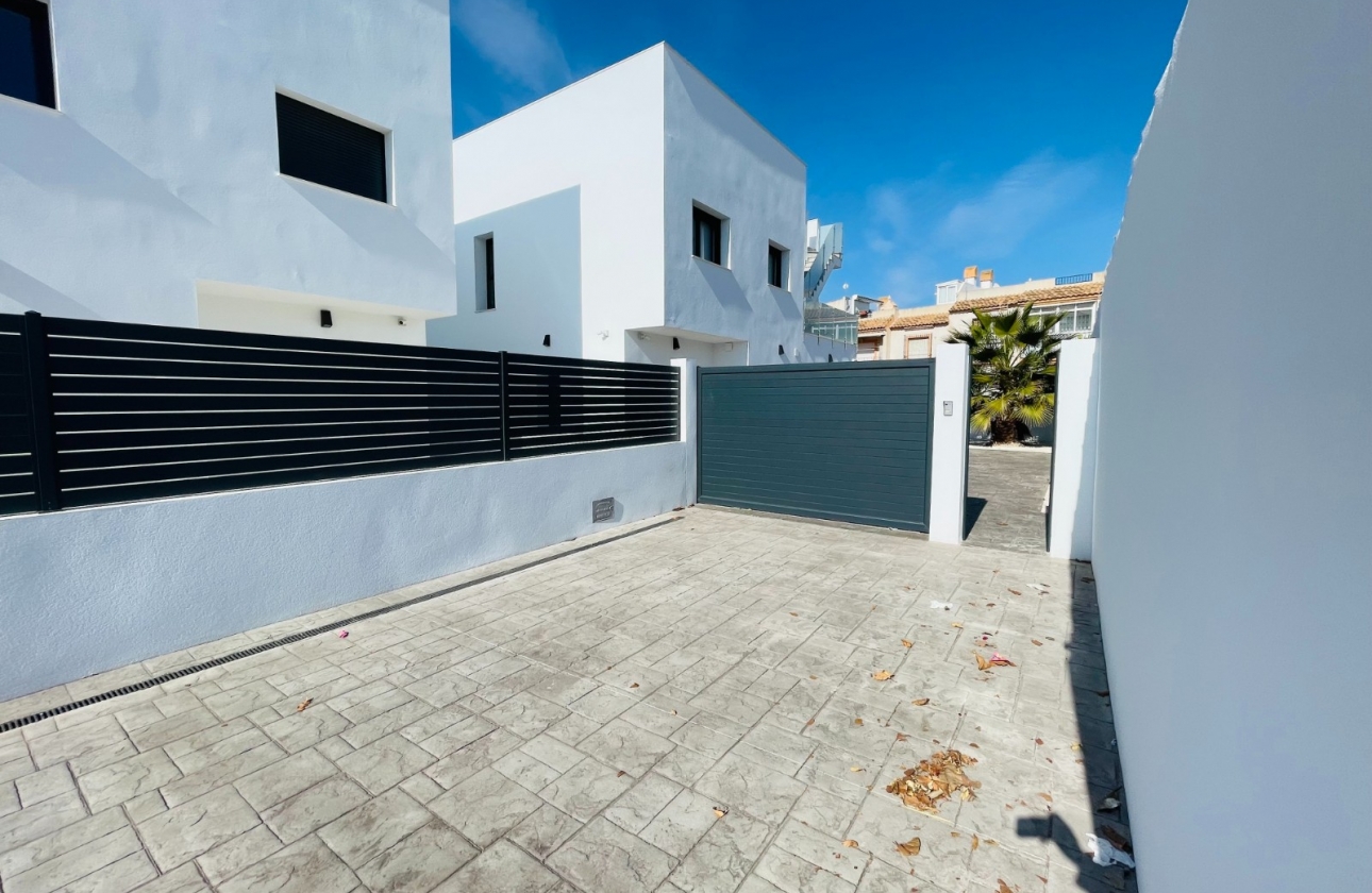 Rynek pierwotny - Detached - Torrevieja