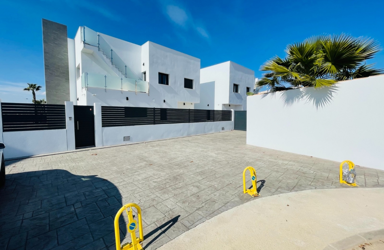 Rynek pierwotny - Detached - Torrevieja