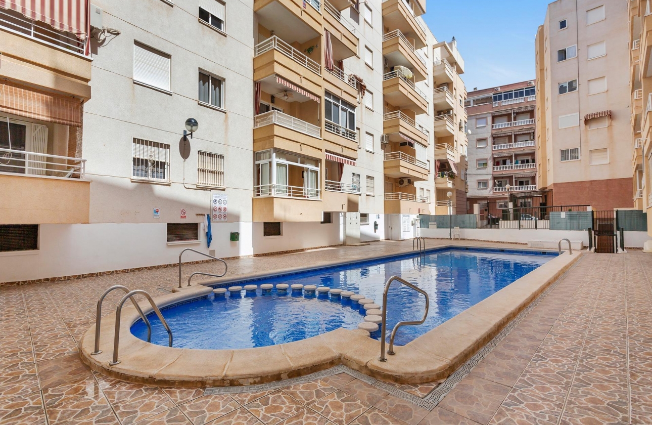 Rynek wtórny - Apartament - Torrevieja - Estacion de autobuses