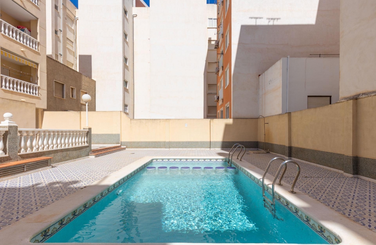 Rynek wtórny - Apartament - Torrevieja - Estacion de autobuses