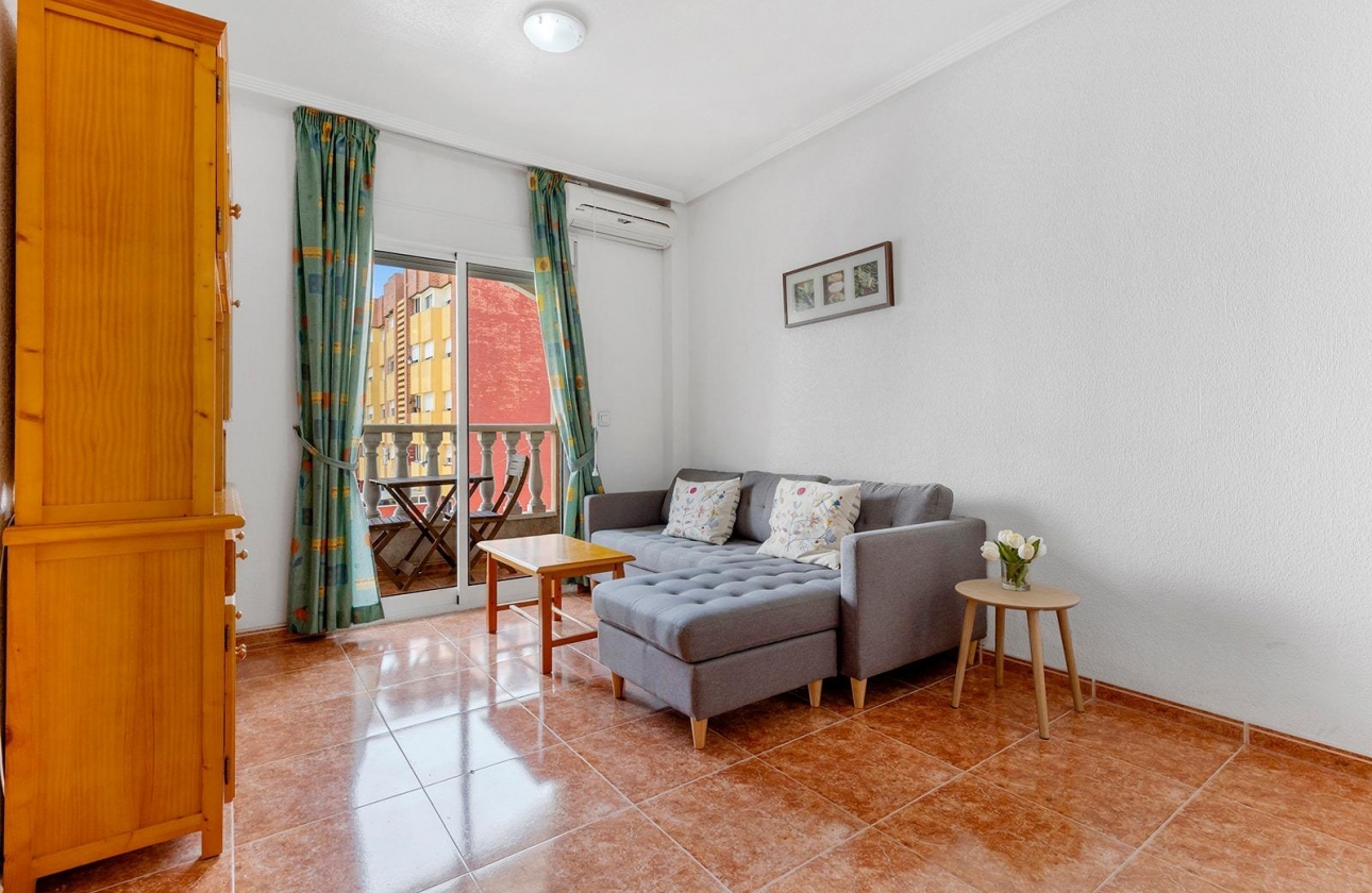 Rynek wtórny - Apartament - Torrevieja - Estacion de autobuses