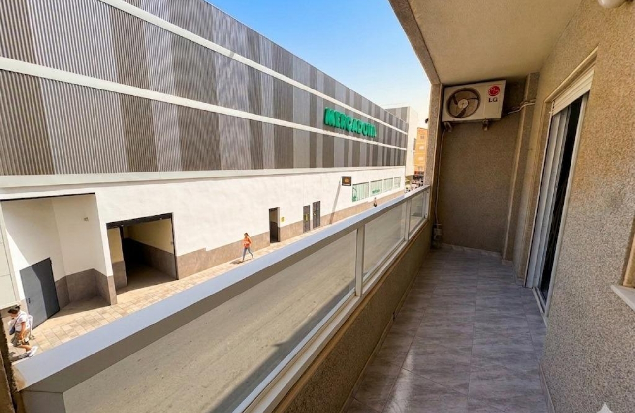 Rynek wtórny - Apartament - Torrevieja - Estacion de autobuses