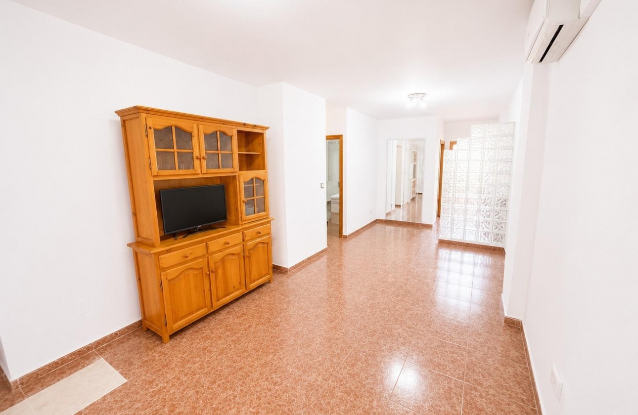 Rynek wtórny - Apartament - Torrevieja - Estacion de autobuses