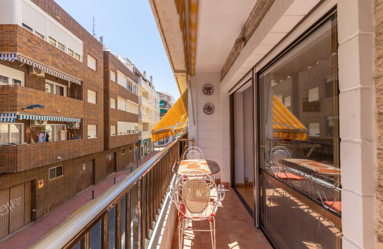 Rynek wtórny - Apartament - Torrevieja - Paseo maritimo
