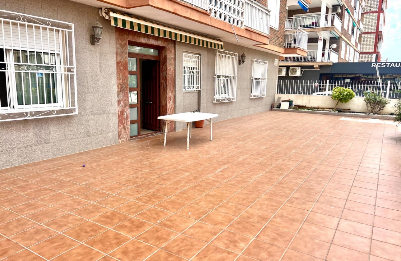 Rynek wtórny - Apartament - Torrevieja - Playa de los Naufragos