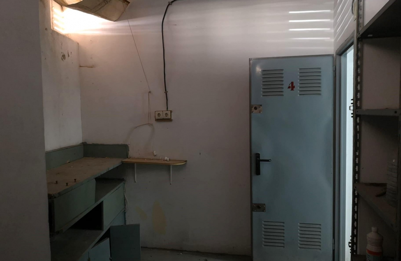 Rynek wtórny - Storage room - Torrevieja - Estacion de autobuses