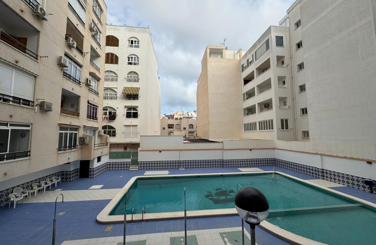 Rynek wtórny - Studio/Kawalerka - Torrevieja - Estacion de autobuses